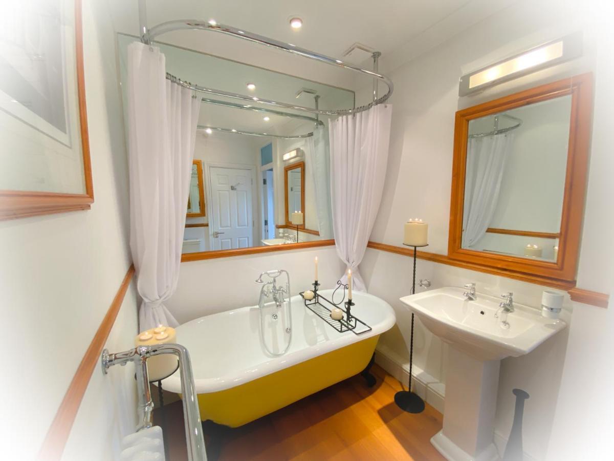 Quayside Quarters Hotel พูล ภายนอก รูปภาพ